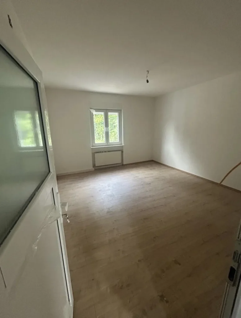 1-Zimmer-Wohnung 1. OG rechts, Saarbrücken-Güdingen – Hauptbild